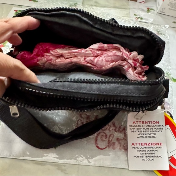 Disney Black and Red Mickey Mouse Belt and crossbody bag - Picture 2 of 6